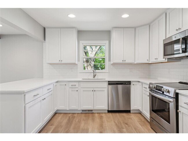 Building Photo - 6416 Wilryan Ave