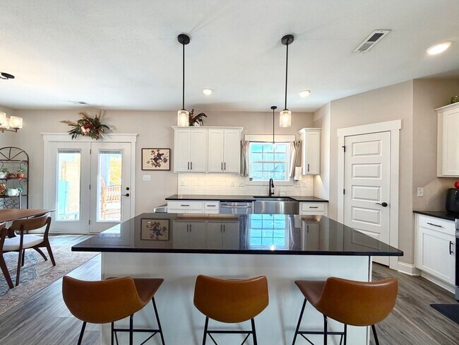 Building Photo - 1013 Berry Bnd