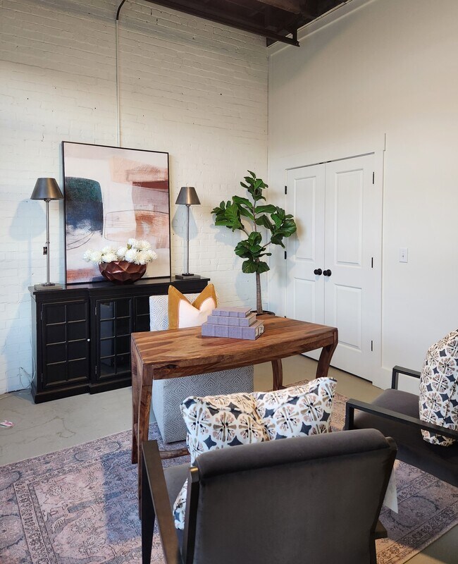 Building Photo - 501 Main St S