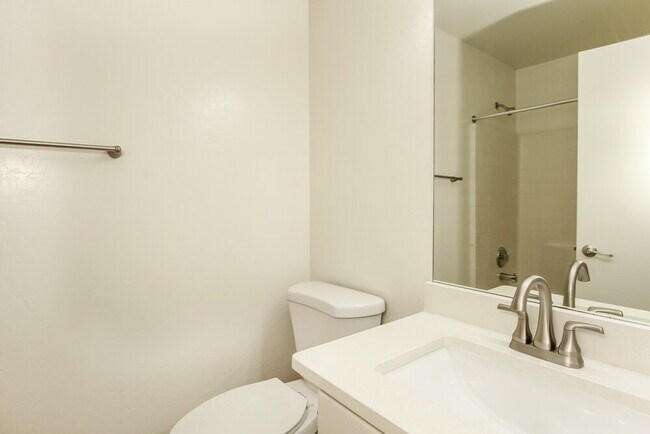 Building Photo - 14453 N Gil Balcome Ct