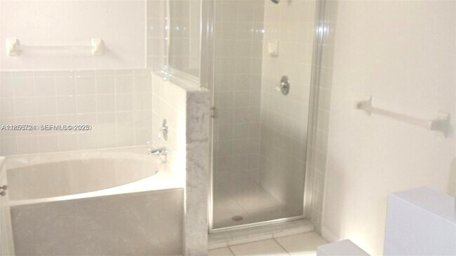 Building Photo - 575 SE 29th Dr