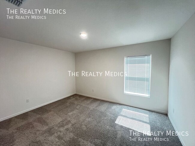 Building Photo - 3530 E Glenn St