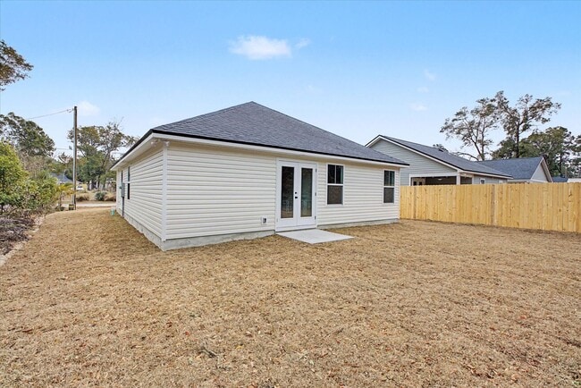 Building Photo - 4 Bedroom Home Available Now!