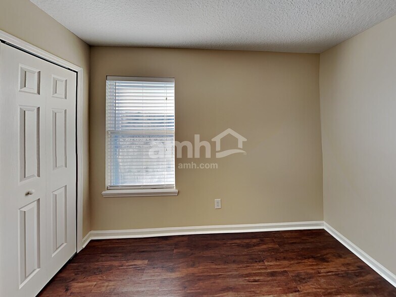 Building Photo - 651 Porto Cristo Ave