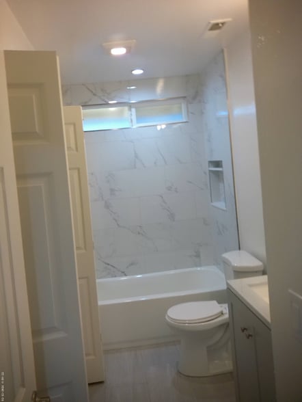 Building Photo - 711 Cayuga St