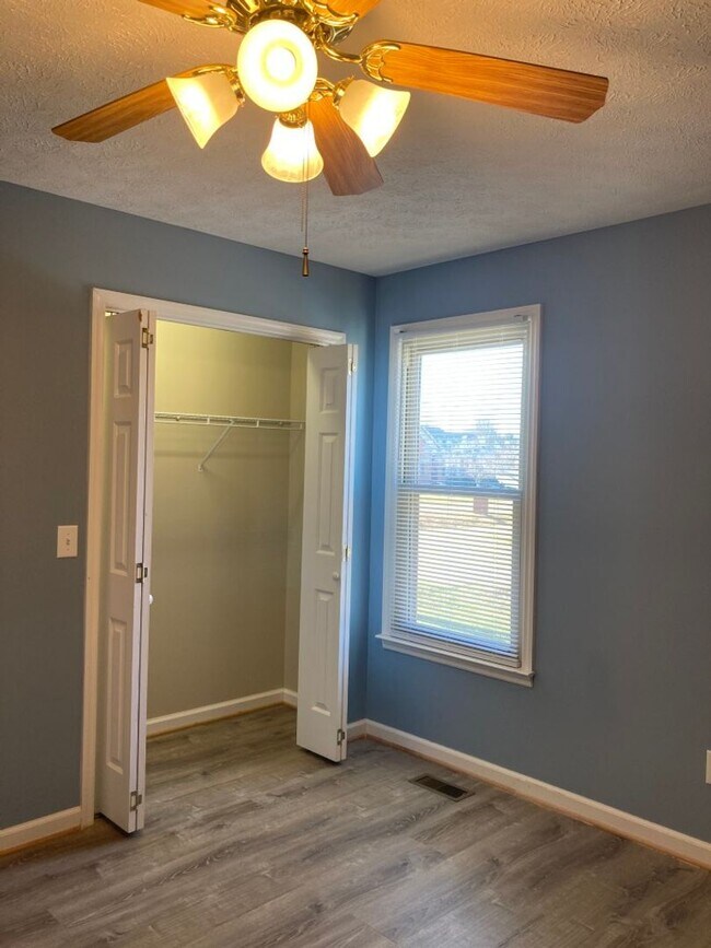 Building Photo - Lebanon Home in Summer Crest