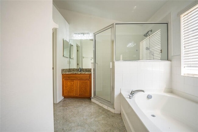 Building Photo - 1876 Holton Rd