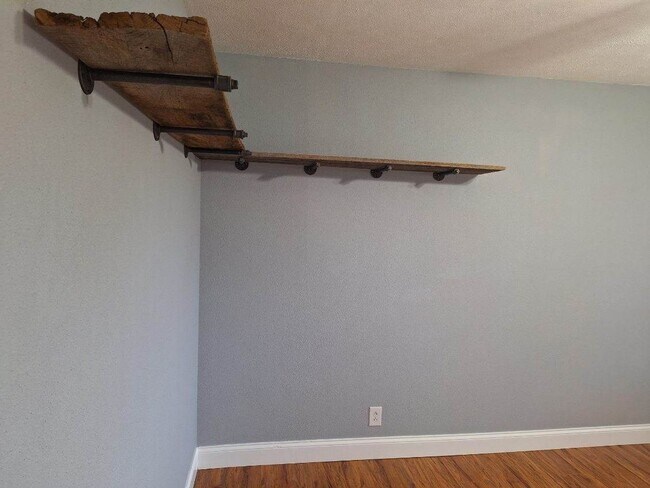 Building Photo - 1084 Nease Dr