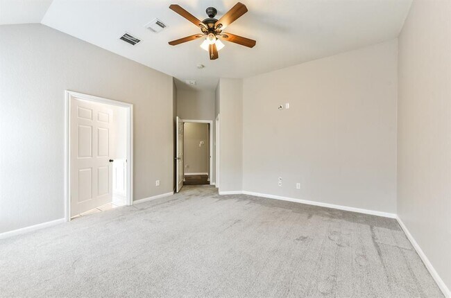 Building Photo - 15723 Chapel Lake Dr