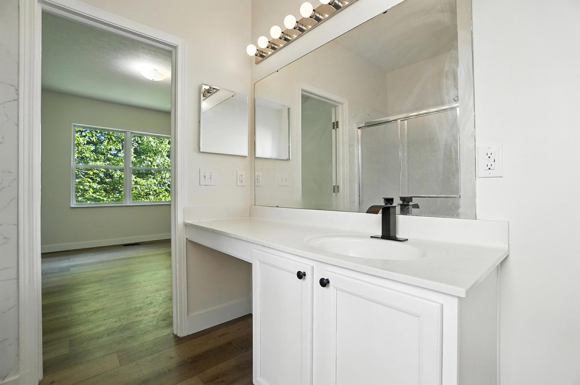 Building Photo - 2380 Oaktree Pl