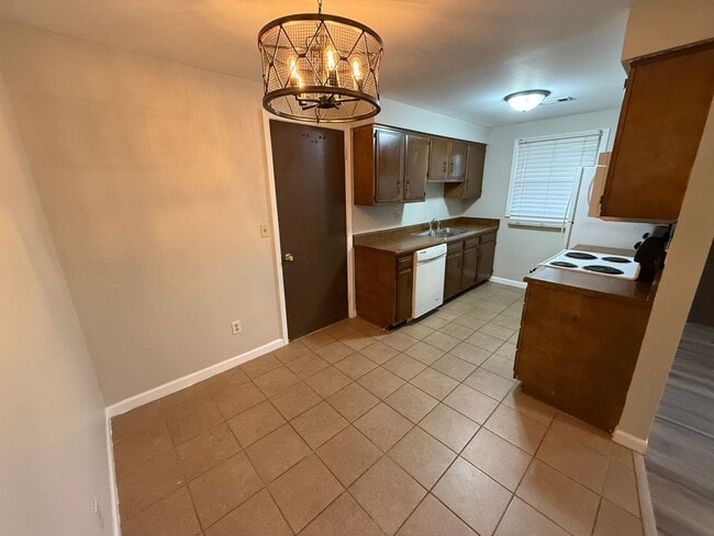 Building Photo - Townhouse For Rent By Capital Property Management