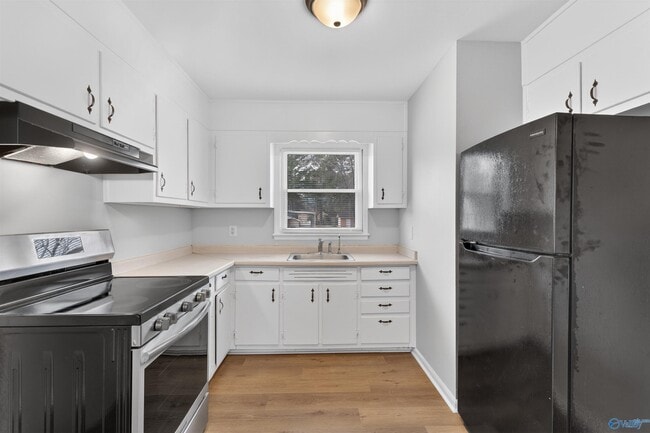 Building Photo - 1601 Armstrong St NW