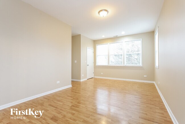 Building Photo - 217 Fairfield Dr