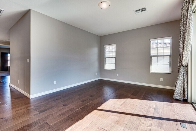 Building Photo - Stunning Summerlin Rental on Private Cul-d...