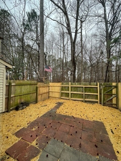 Building Photo - Come visit this cute 3 bedroom 1.5 bath in Chesapeake