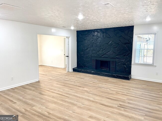 Building Photo - 165 Fieldstone Dr