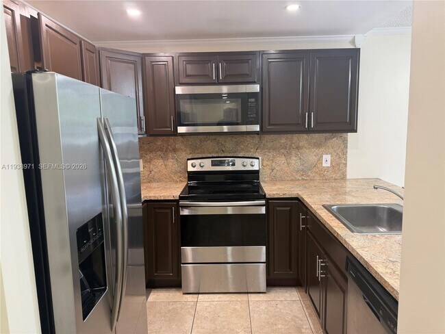 Building Photo - 10400 SW 108th Ave