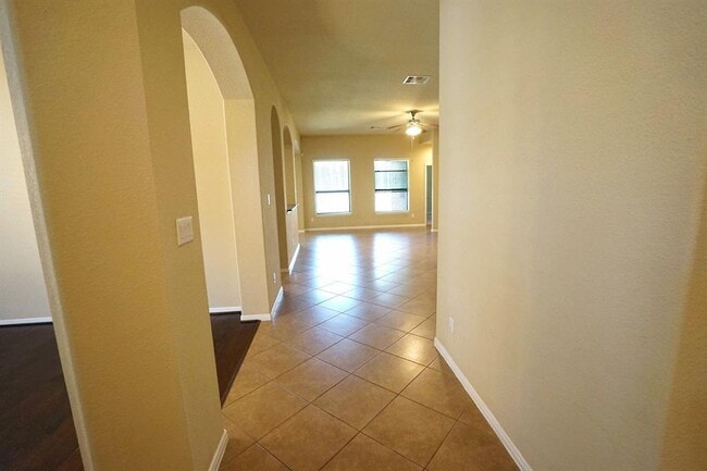 Building Photo - 1067 Cedar Lake Ct