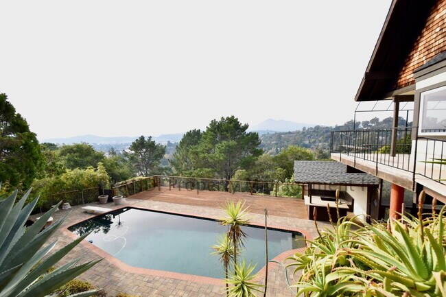Building Photo - Country Club San Rafael Home with Pool and...