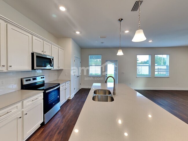 Building Photo - 2518 Sunrise Ct