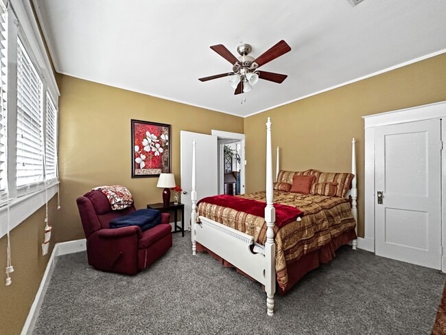 Building Photo - 600 E Tombigbee St