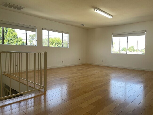 Building Photo - ARLETA