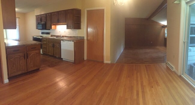 Building Photo - 4 Bedroom/2.5 Bathroom House Across from WL Intermediate School - $2100 per month