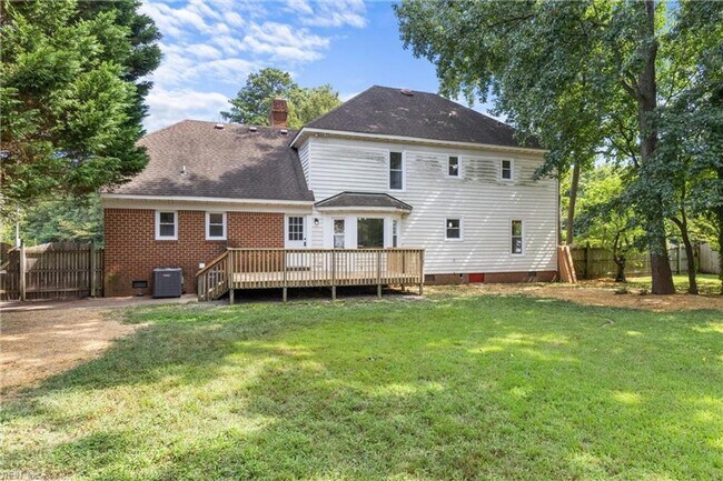 Building Photo - Beautiful, Spacious 5Bedroom Home in Virginia Beach