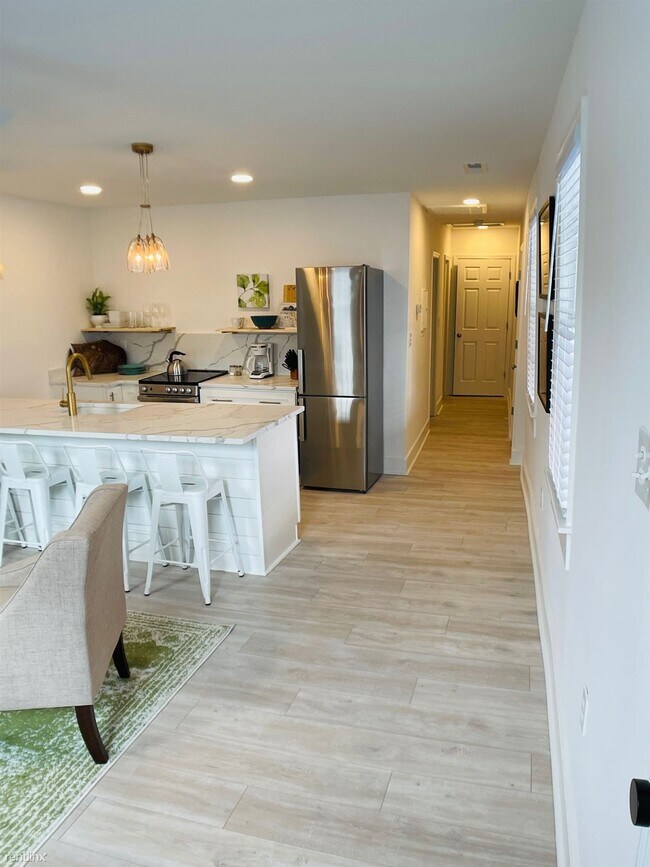 Building Photo - 2 br, 2 bath Duplex - 20 Rose Lane B UPSTAIRS