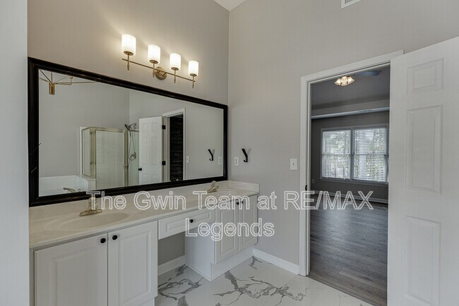 Building Photo - 1795 Lake Heights Cir