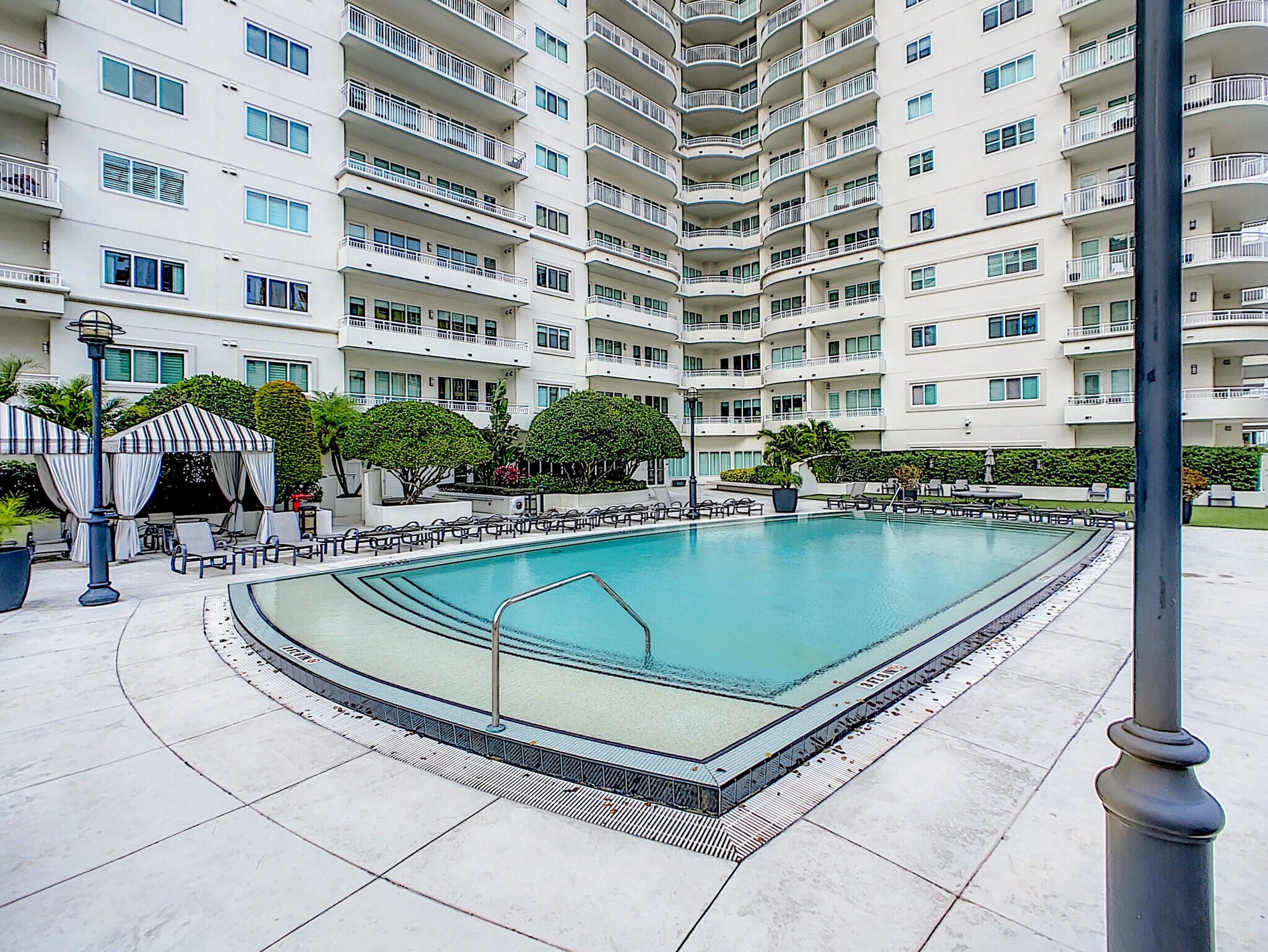 Building Photo - 100 S Eola Dr