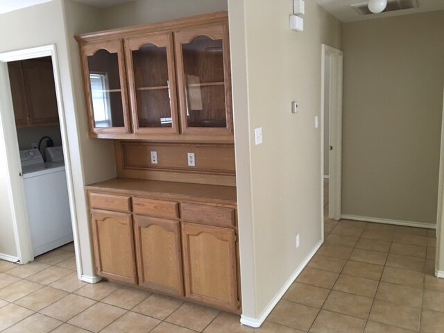 Building Photo - 2607 Cervantes Ave