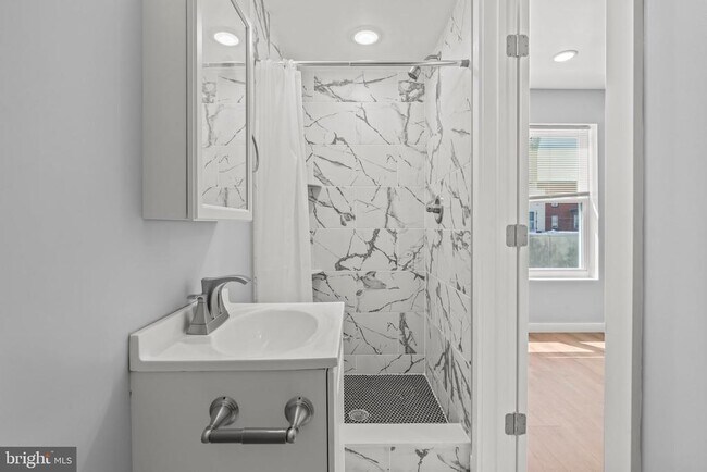 Building Photo - 1840 N Bouvier St