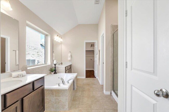 Building Photo - 7036 Terra Ln