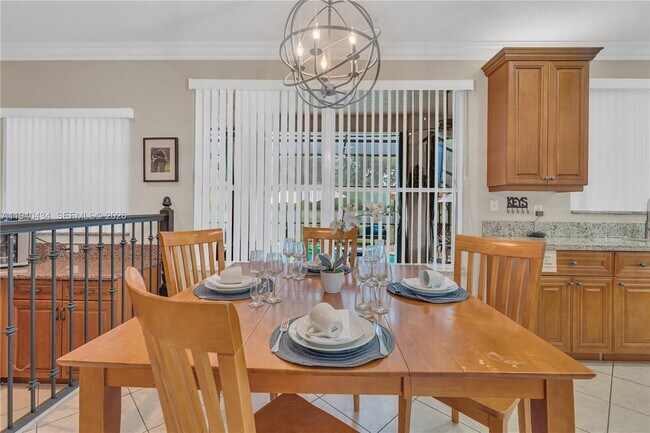 Building Photo - 19500 SW 39th Ct