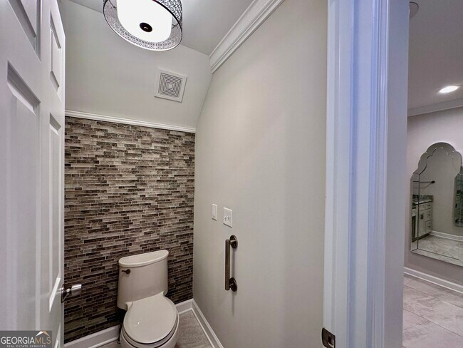 Building Photo - 3363 Somerset Trace