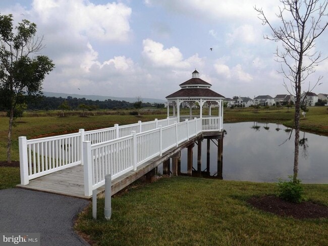 Building Photo - 477 Husky Trl