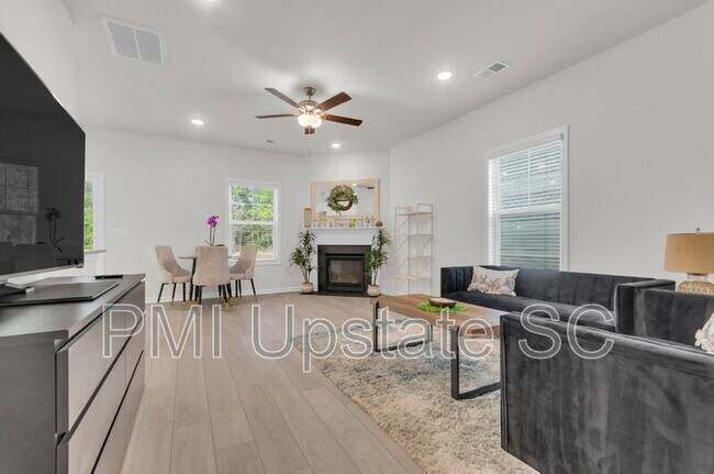 Building Photo - 1110 Silverbend Trl