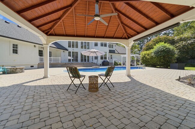 Building Photo - 3308 Kline Dr