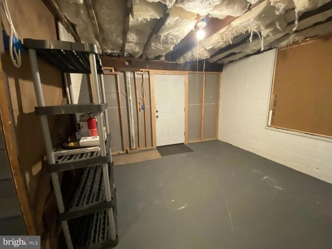 Building Photo - 106 S Walnut St