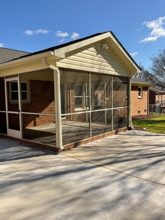 Building Photo - Coming soon! This is a Must See!! Beautiful three bedroom two full bath completely renovated!!