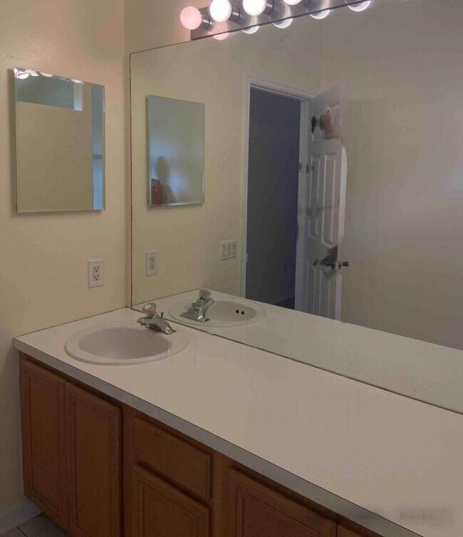 Building Photo - 7830 St Andrews Cir