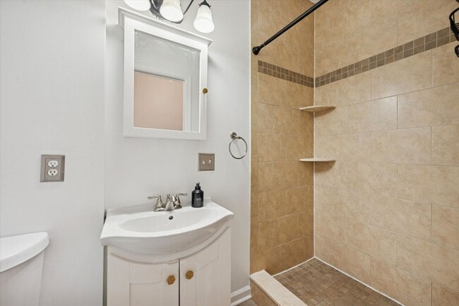 Building Photo - A Rare Gem in Forty Acres