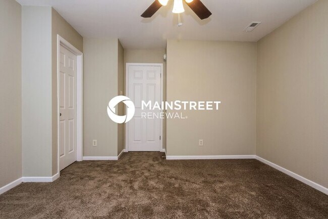 Building Photo - 3 Bedroom Pet-Friendly Home in Indianapolis, IN with Main Street Renewal