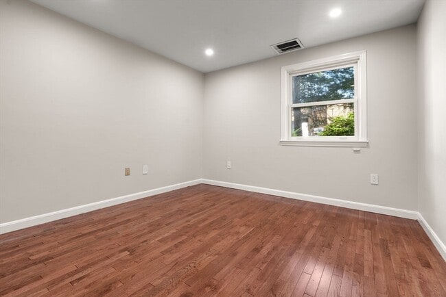 Building Photo - 1216 VFW Parkway