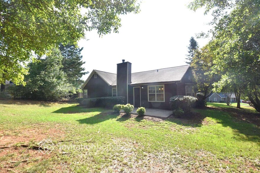 Building Photo - 65 Rosebud Ln