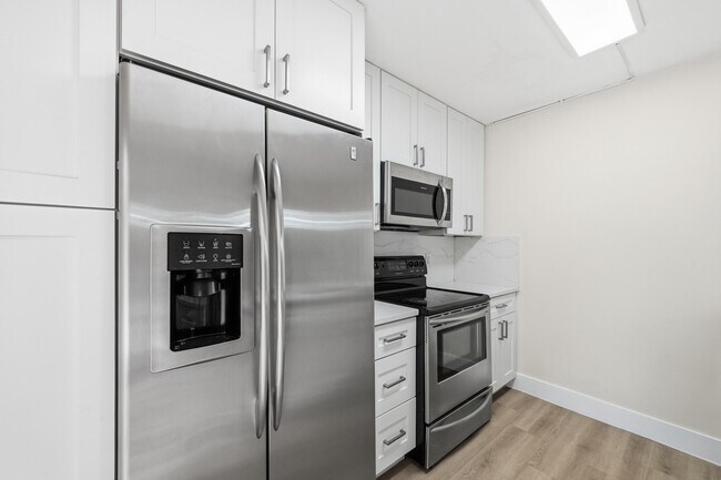 Building Photo - 8337 N Coral Cir