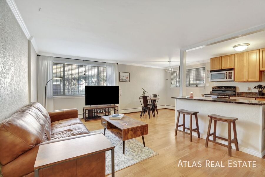 Building Photo - 1151 N Marion St