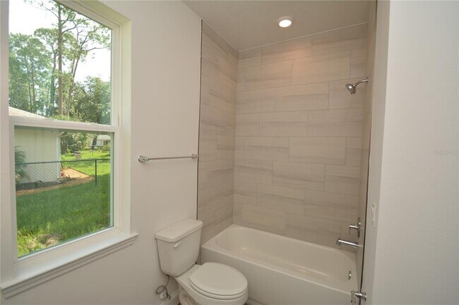 Building Photo - 102 Brittany Ln