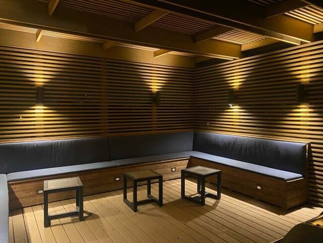 Building Photo - 1021 N Hermitage Ave